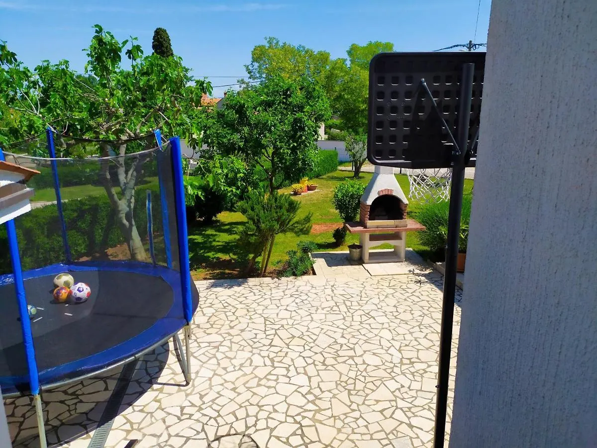 Valtura Kuca Za Odmor - Apartman Vito דירה